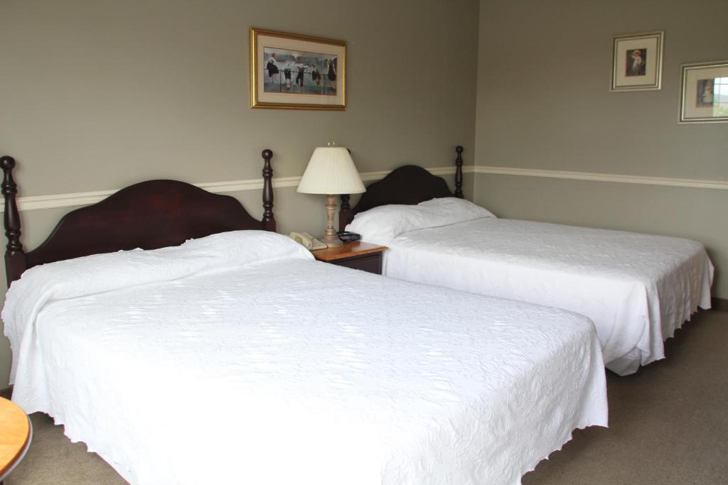 Lynwood Inn Baddeck Inlet Eksteriør bilde